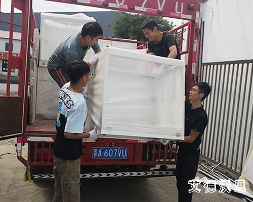 交城第三方檢測 實(shí)驗臺通風(fēng)柜--運(yùn)貨